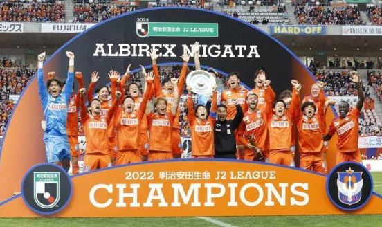 Yabo-中甲冲超靠外援?看看日本J2霸主的巴萨风团队足球