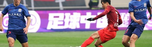 亚博体育-【中超第30轮前瞻】大结局即将揭晓 上海双雄谁捧杯